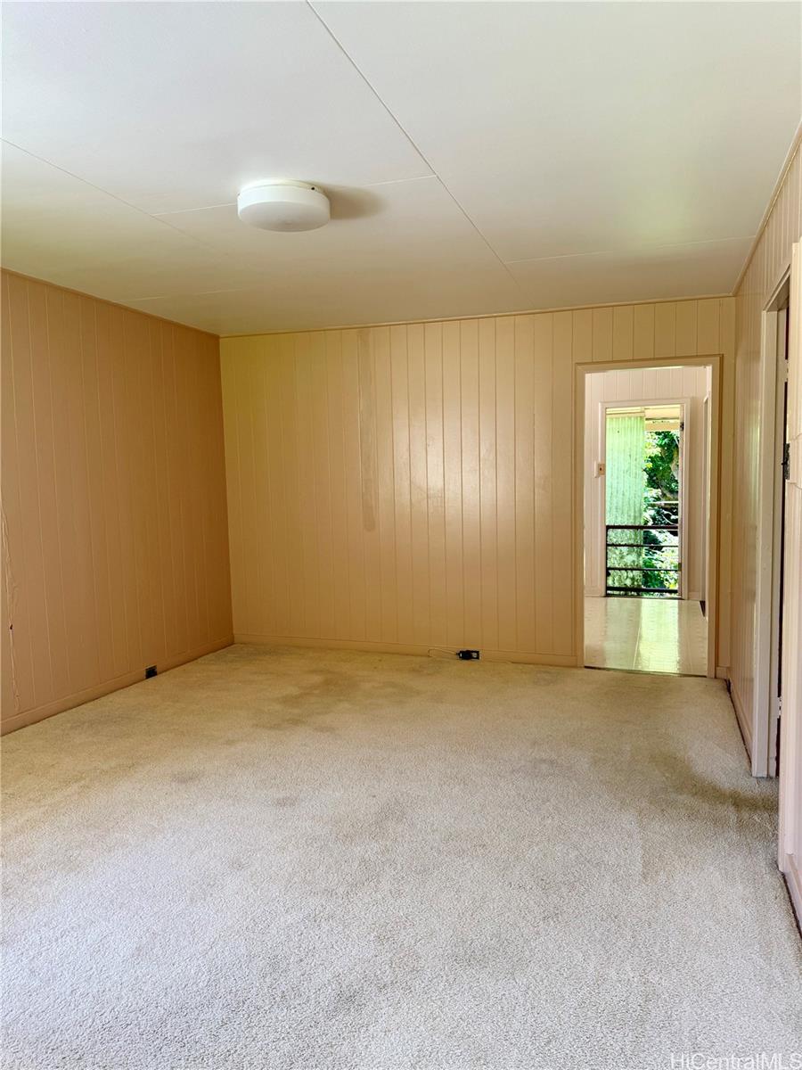 2816 Booth Road Honolulu, HI 96813 - Photo 4 of 17 an empty room with windows