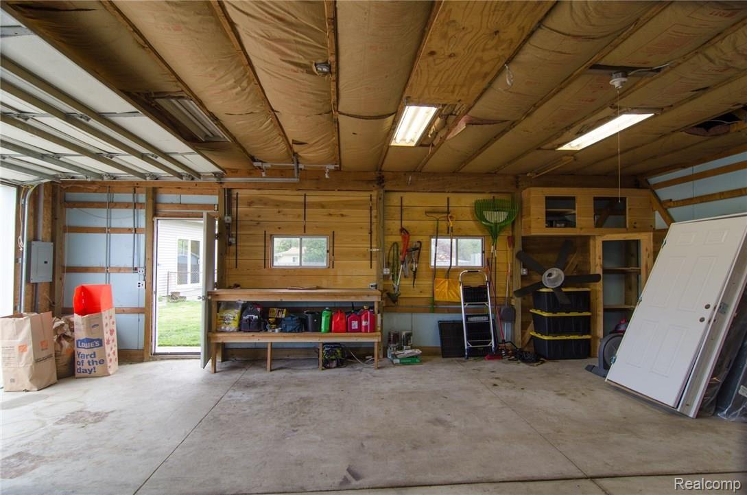 2976 Gerald Avenue Rochester, MI 48307 - Photo 25 of 36 GRU_2918.jpg