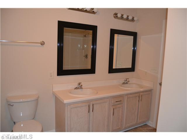 2787 WaterStone Loop High Point, NC 27265 - Photo 12 of 16 Master Bath/Spa.