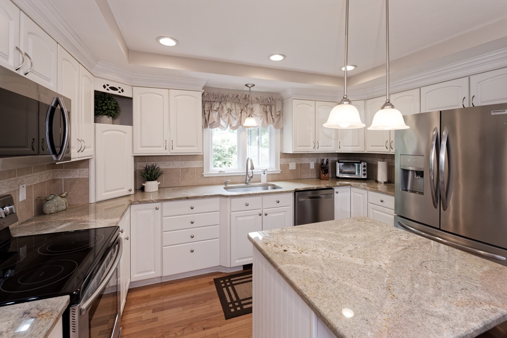 146 Hunter Road Uxbridge, MA 01569 - Photo 11 of 40 Gallery Image 11