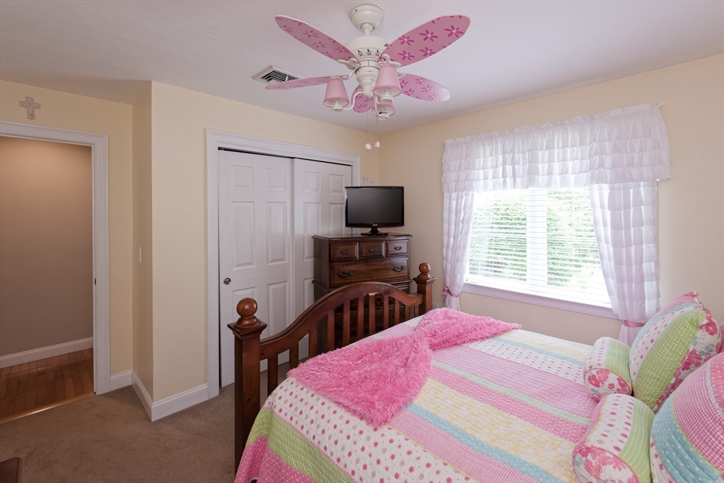 146 Hunter Road Uxbridge, MA 01569 - Photo 25 of 40 Gallery Image 25
