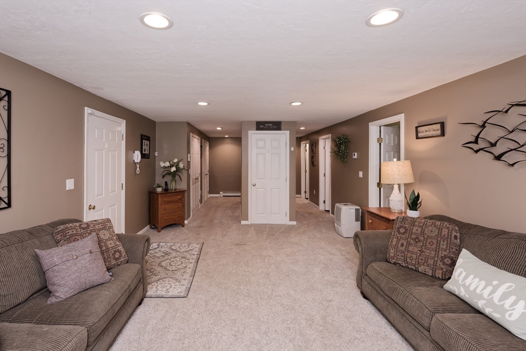 146 Hunter Road Uxbridge, MA 01569 - Photo 28 of 40 Gallery Image 28
