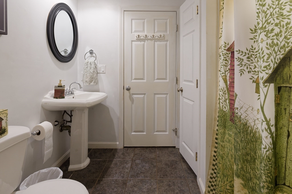 146 Hunter Road Uxbridge, MA 01569 - Photo 30 of 40 Gallery Image 30