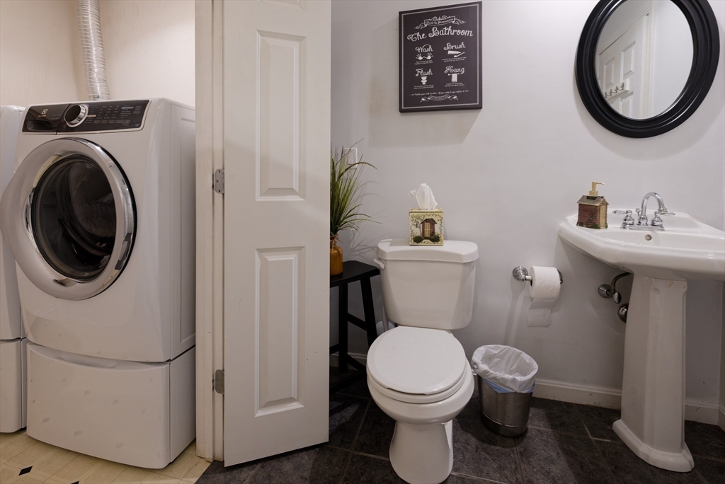 146 Hunter Road Uxbridge, MA 01569 - Photo 31 of 40 Gallery Image 31