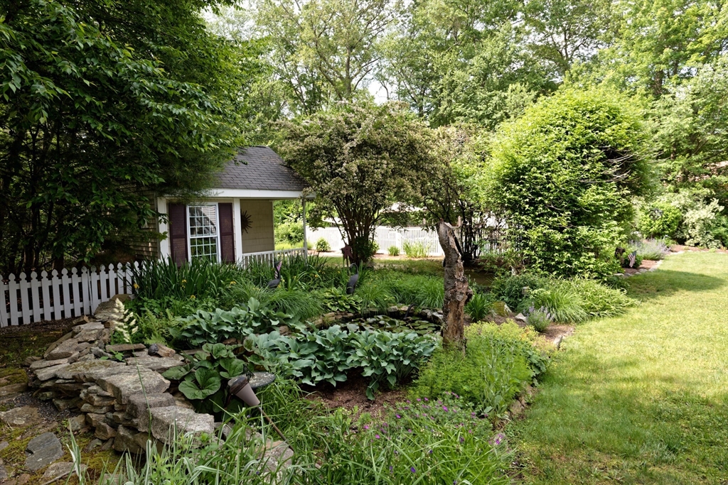 146 Hunter Road Uxbridge, MA 01569 - Photo 34 of 40 Gallery Image 34
