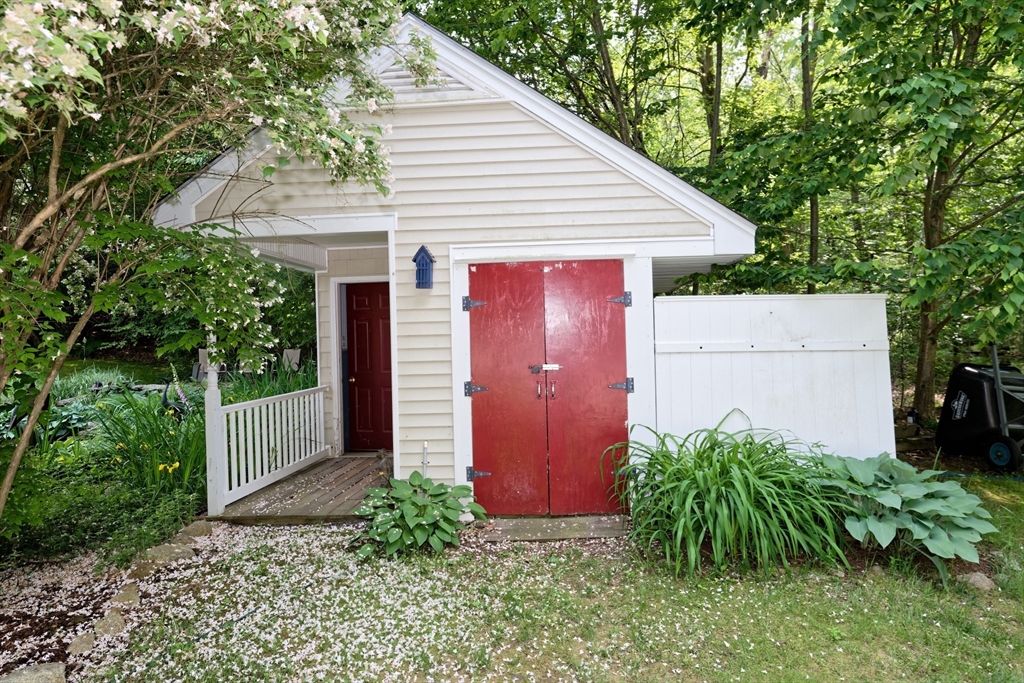 146 Hunter Road Uxbridge, MA 01569 - Photo 36 of 40 Gallery Image 36