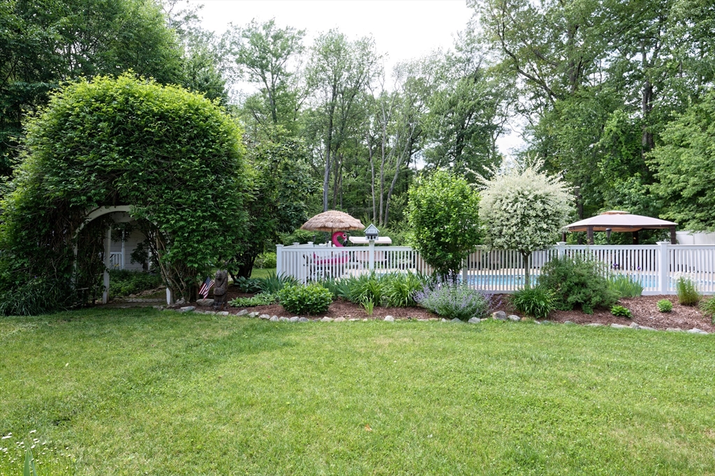 146 Hunter Road Uxbridge, MA 01569 - Photo 38 of 40 Gallery Image 38