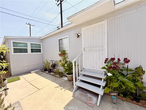 $99,000 | 4511 Cecilia Street, Unit 25, Cudahy, CA 90201