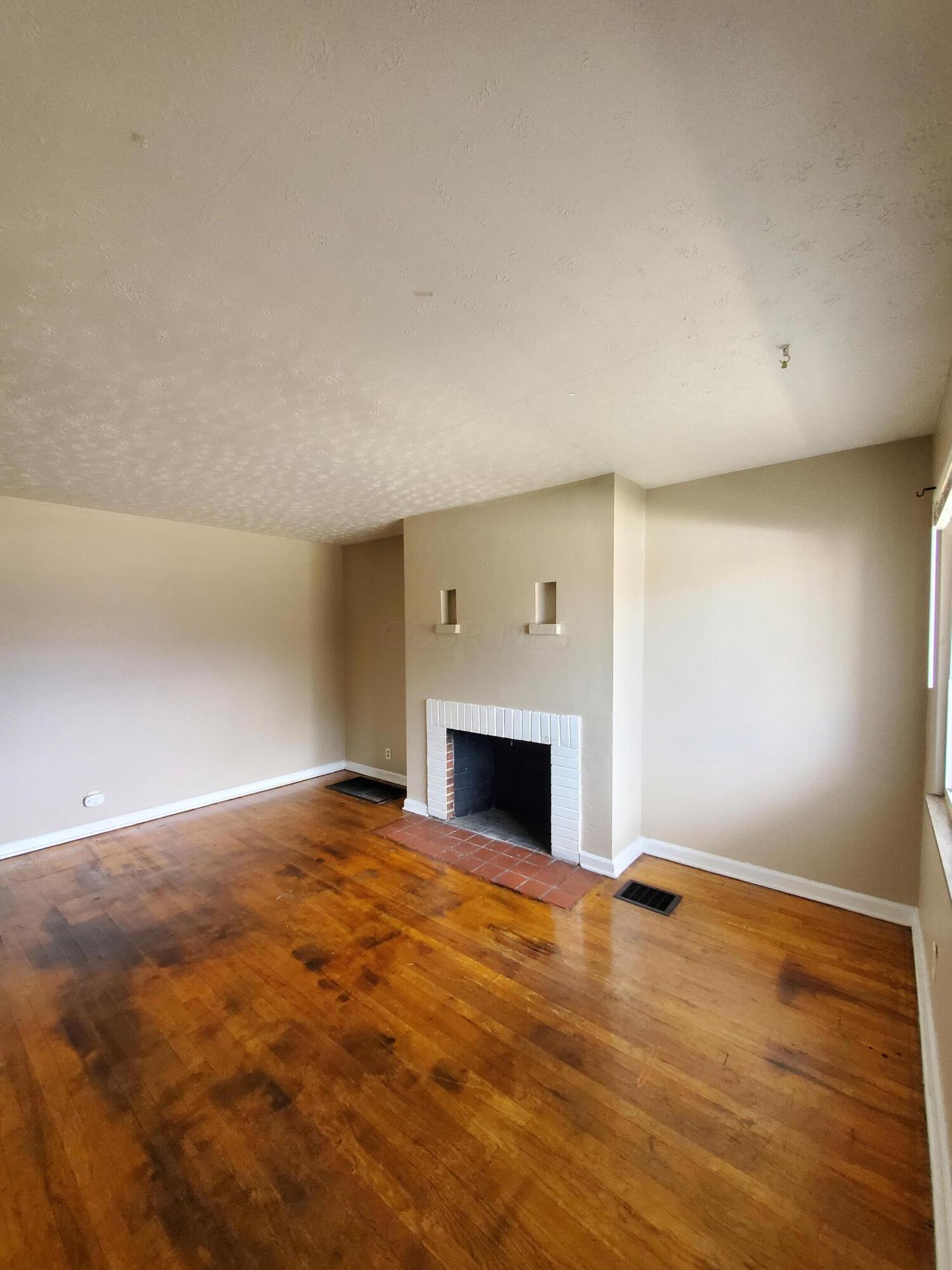 688-690 South James Road Columbus, OH 43213 - Photo 13 of 56 20240207_130404