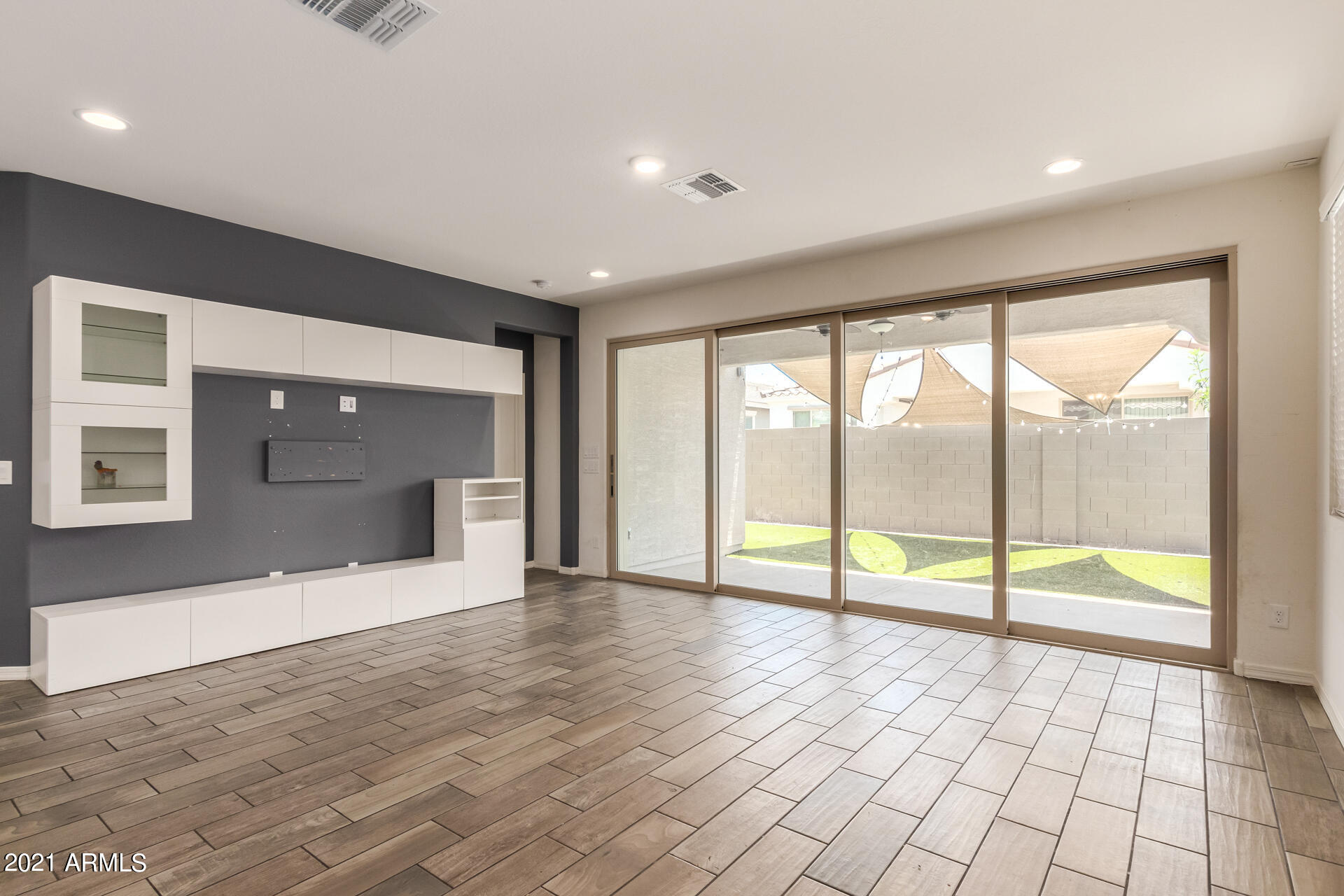 2837 East Fraktur Road Phoenix, AZ 85040 - Photo 13 of 40 Fraktur-13