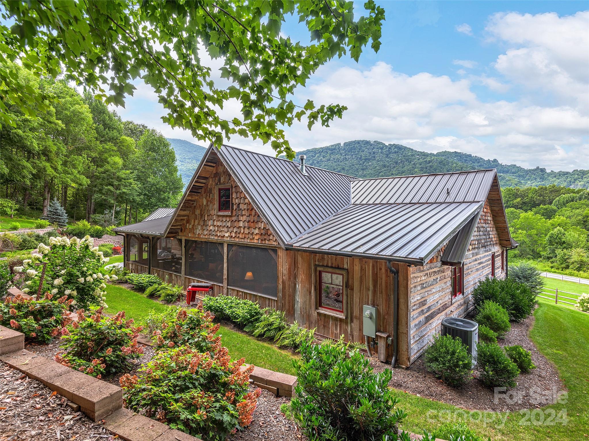 1279 Raccoon Road Waynesville, NC 28786 - Photo 30 of 47 Gallery Image 30