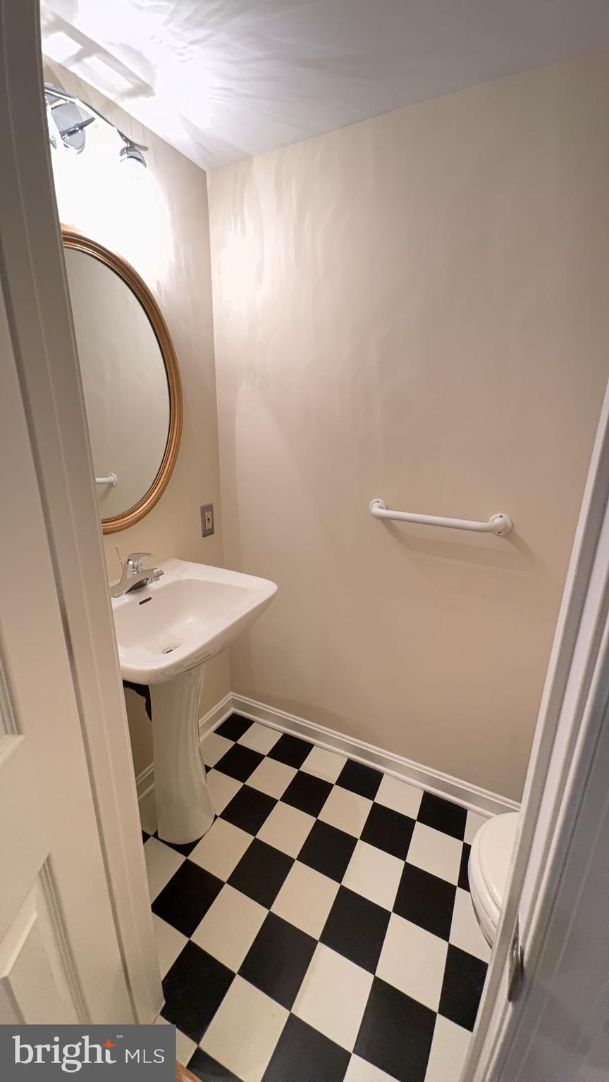 6610 Cypress Point Road Alexandria, VA 22312 - Photo 16 of 27 Powder room