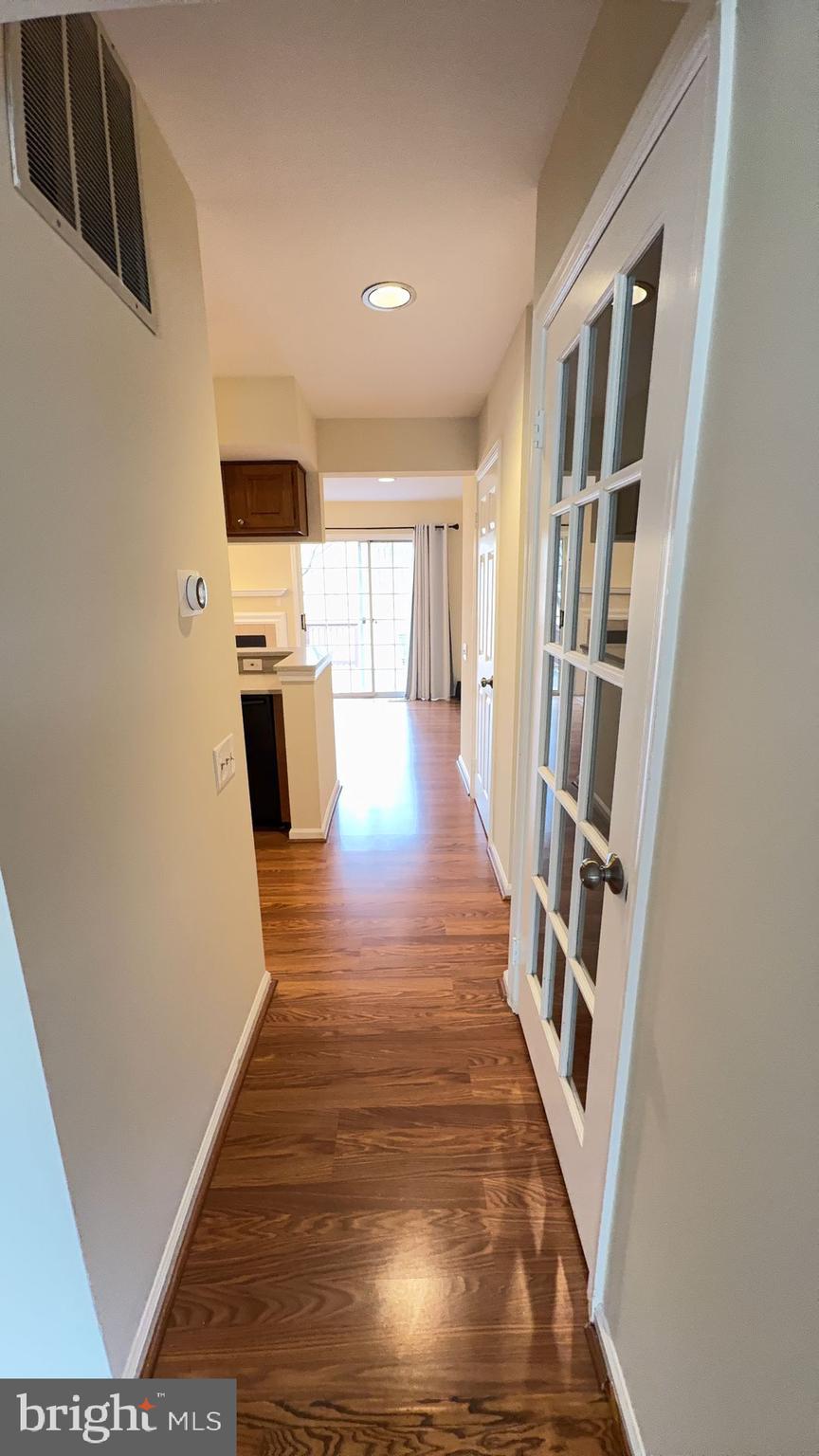 6610 Cypress Point Road Alexandria, VA 22312 - Photo 5 of 27 Hall