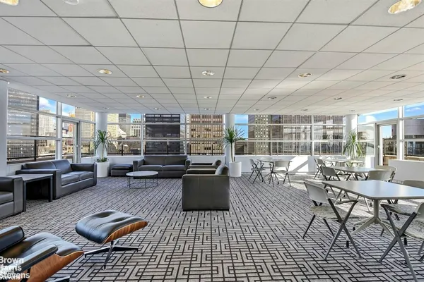$1,275,000 | 160 East 38th Street, Unit 11A | Murray Hill