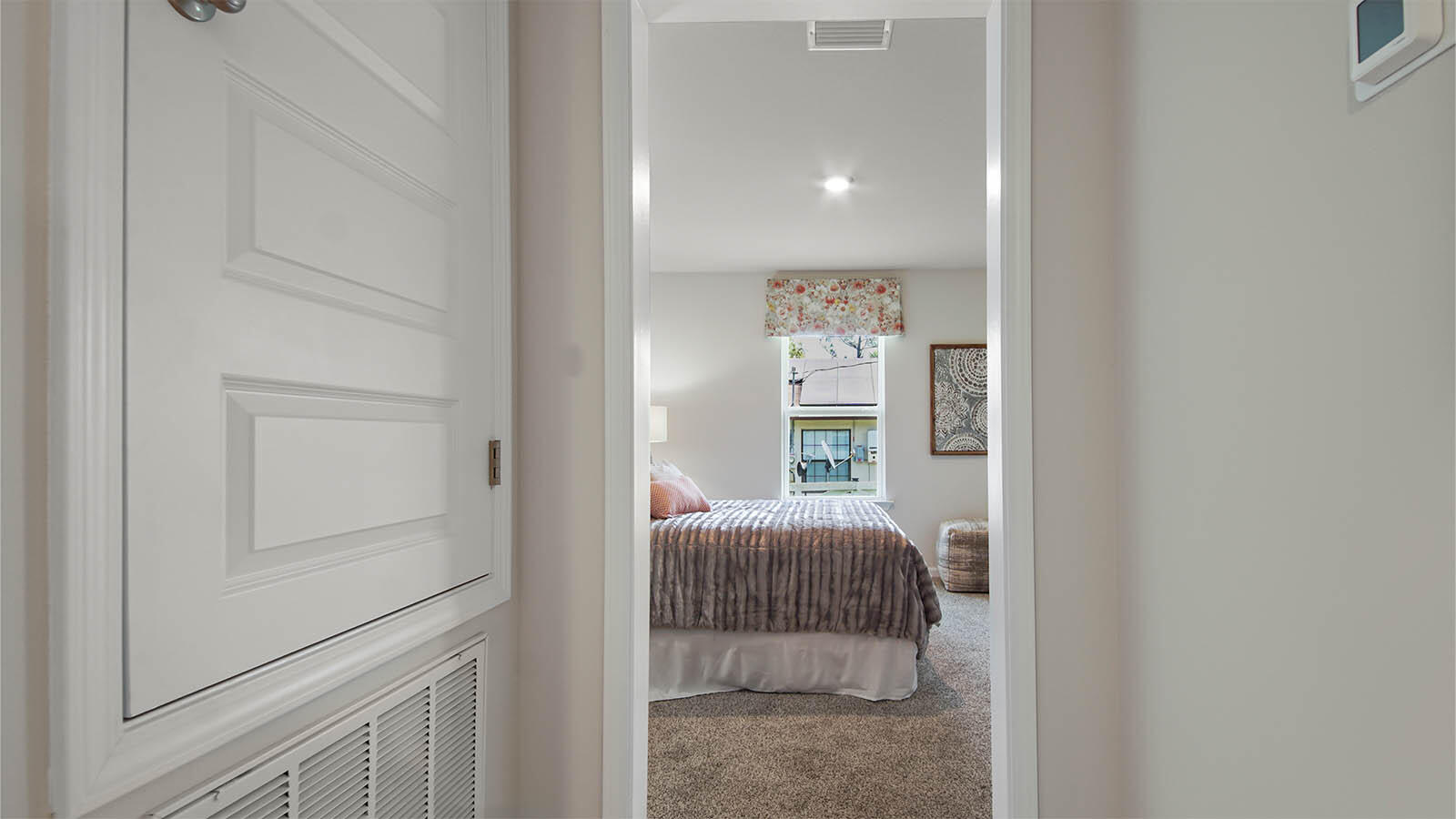 31 Riverwalk Circle Freeport, FL 32439 - Photo 31 of 38 a room with a bed and a window