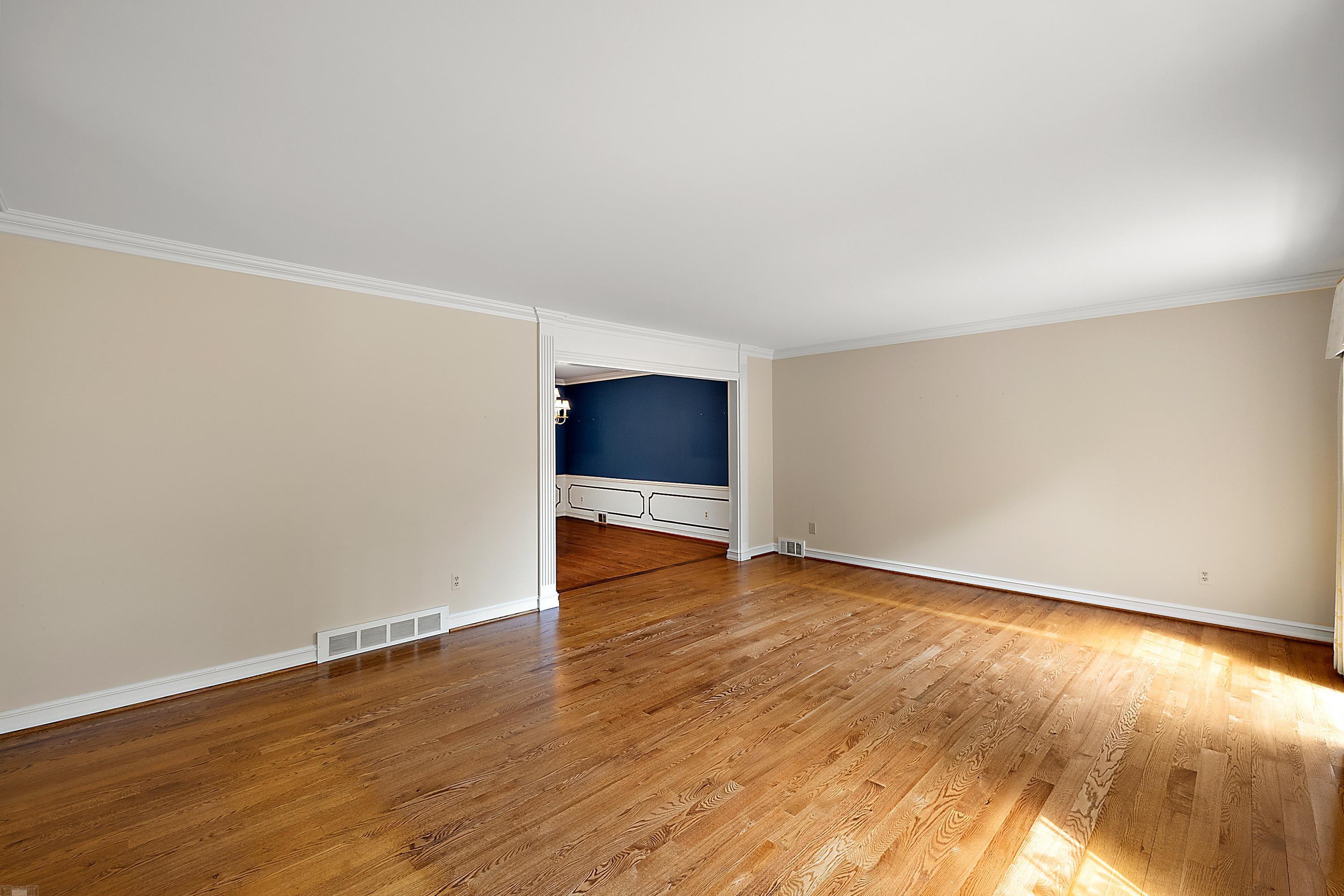 656 Canterbury Road Grosse Pointe Woods, MI 48236 - Photo 11 of 77