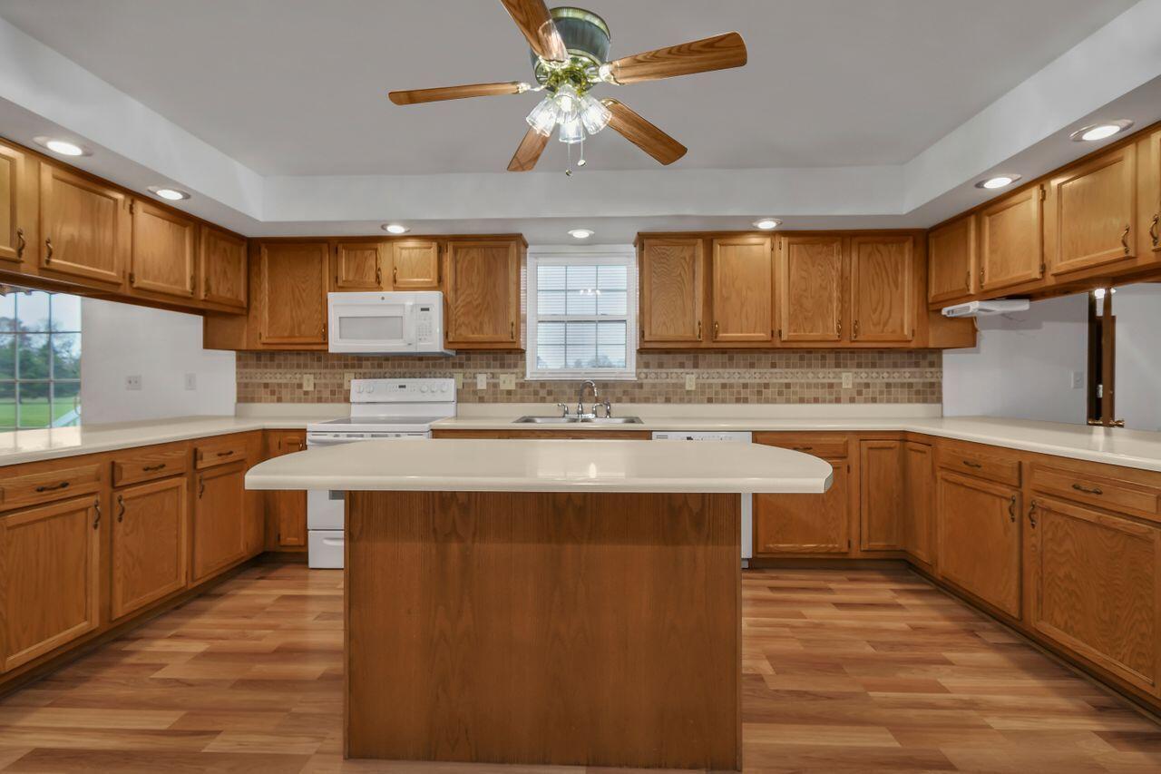 1848 Alward Road Southwest Pataskala, OH 43062 - Photo 14 of 42 1st Kitchen