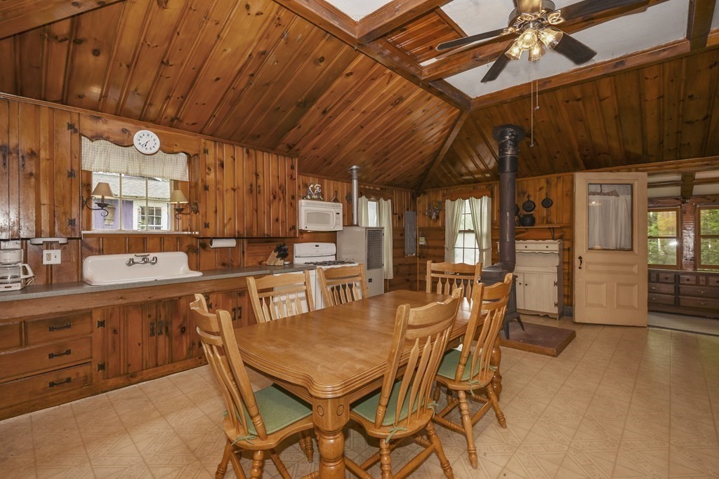 29 Spa Road Phillipston, MA 01331 - Photo 5 of 28