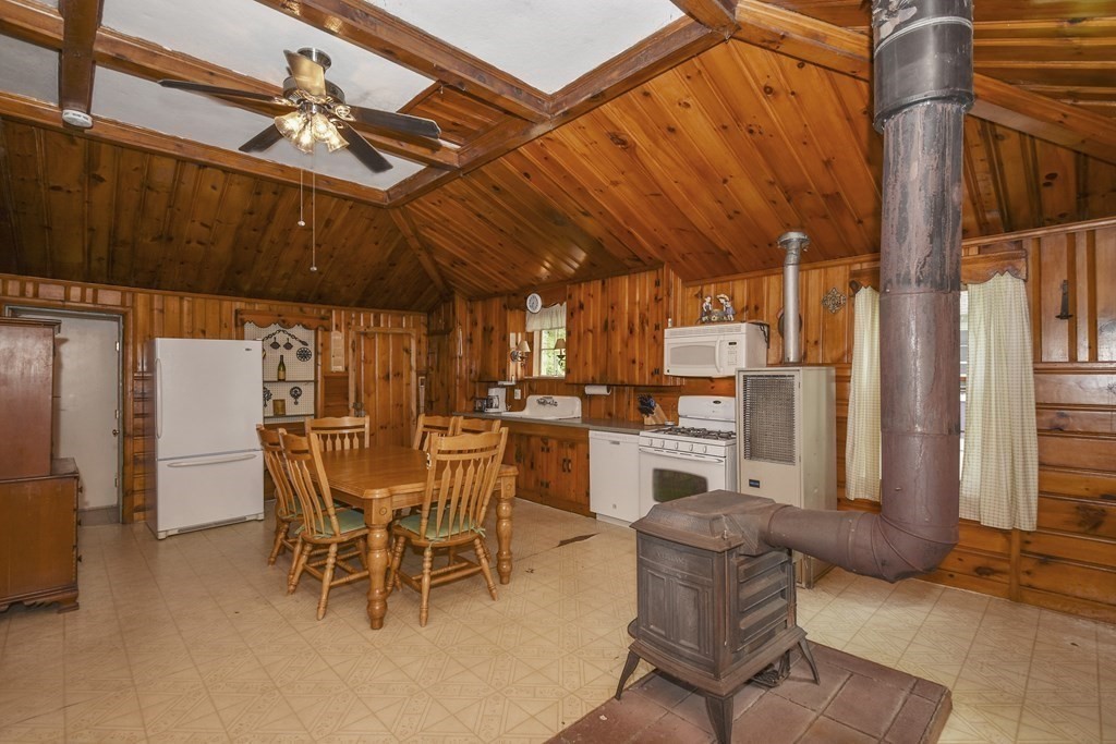 29 Spa Road Phillipston, MA 01331 - Photo 6 of 28
