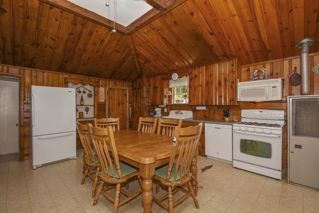 29 Spa Road Phillipston, MA 01331 - Photo 8 of 28