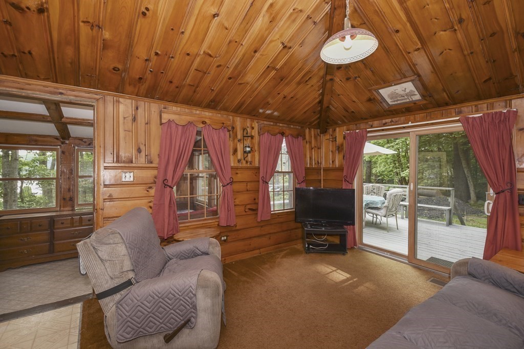 29 Spa Road Phillipston, MA 01331 - Photo 9 of 28