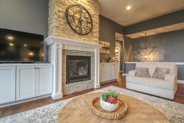 $899,900 | 6532 North Bird Street, Sun Prairie, WI 53590