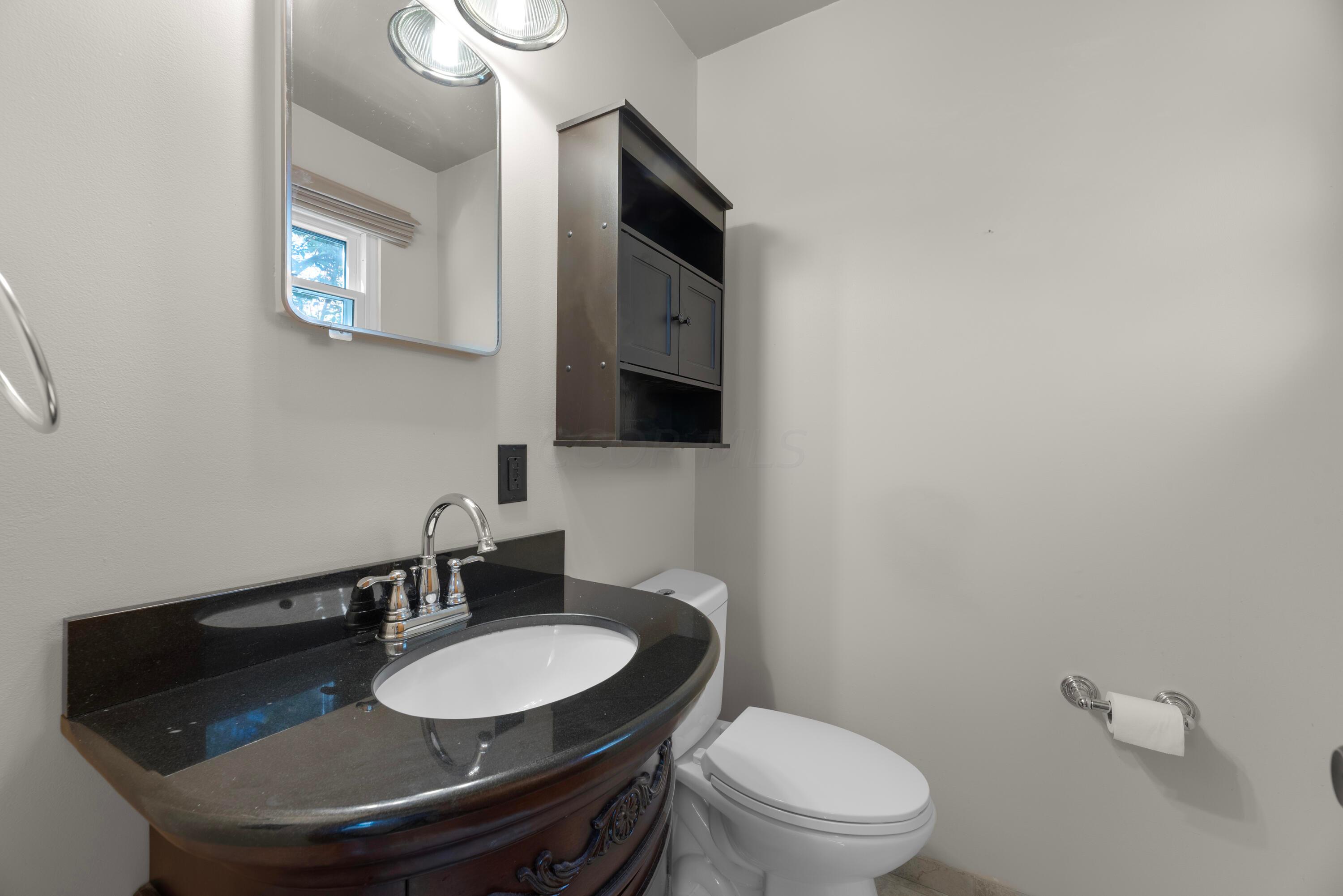 5309 Stock Road Columbus, OH 43229 - Photo 24 of 40 MAR_3109