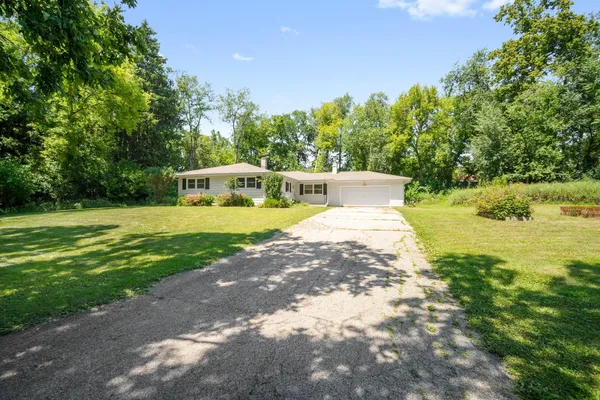 $450,000 | N70-w39060 Foster Drive, Oconomowoc, WI 53066
