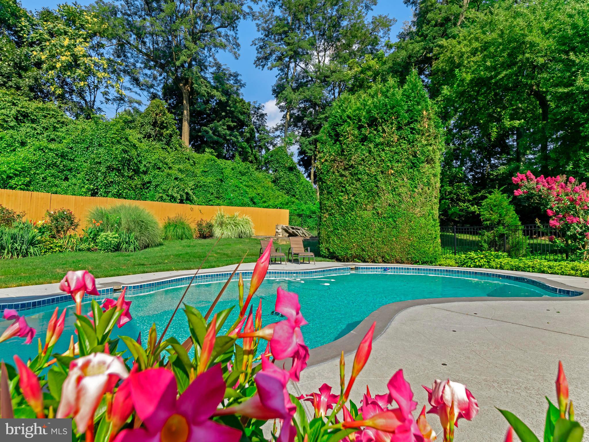 647 Brooke Road Wayne, PA 19087 - Photo 3 of 42