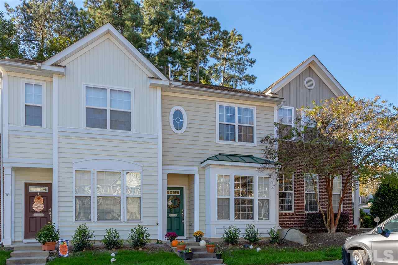 4431 Sugarbend Way Raleigh, NC 27606 - Photo 2 of 25 Gallery Image 2