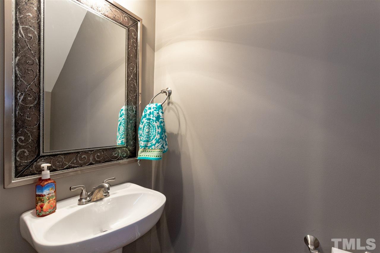 4431 Sugarbend Way Raleigh, NC 27606 - Photo 13 of 25 Gallery Image 13