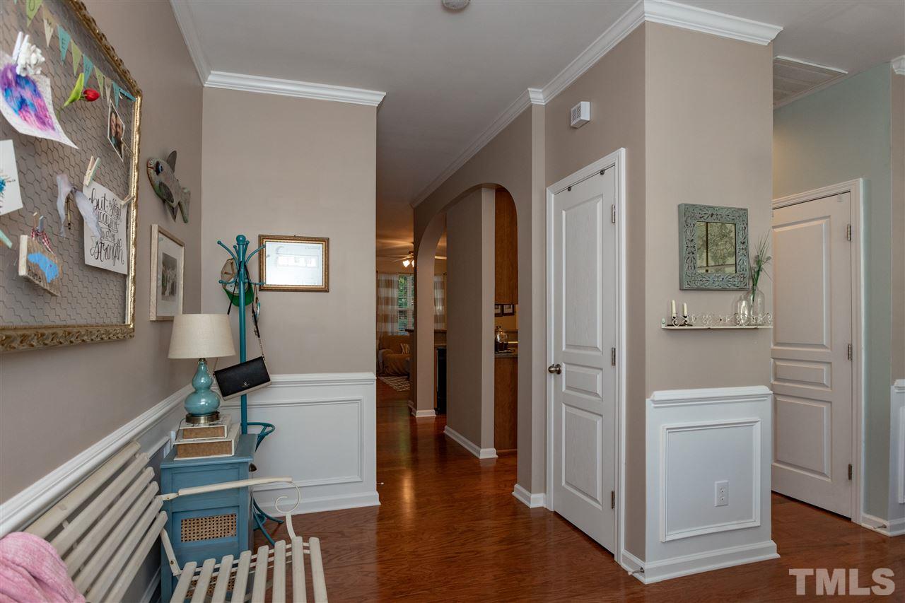 4431 Sugarbend Way Raleigh, NC 27606 - Photo 4 of 25 Gallery Image 4