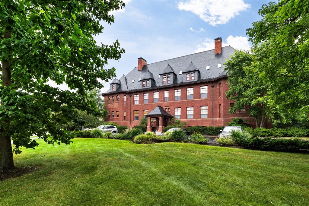 33 Forest Street, Unit 310 Lexington, MA 02421 - Photo 1 of 23