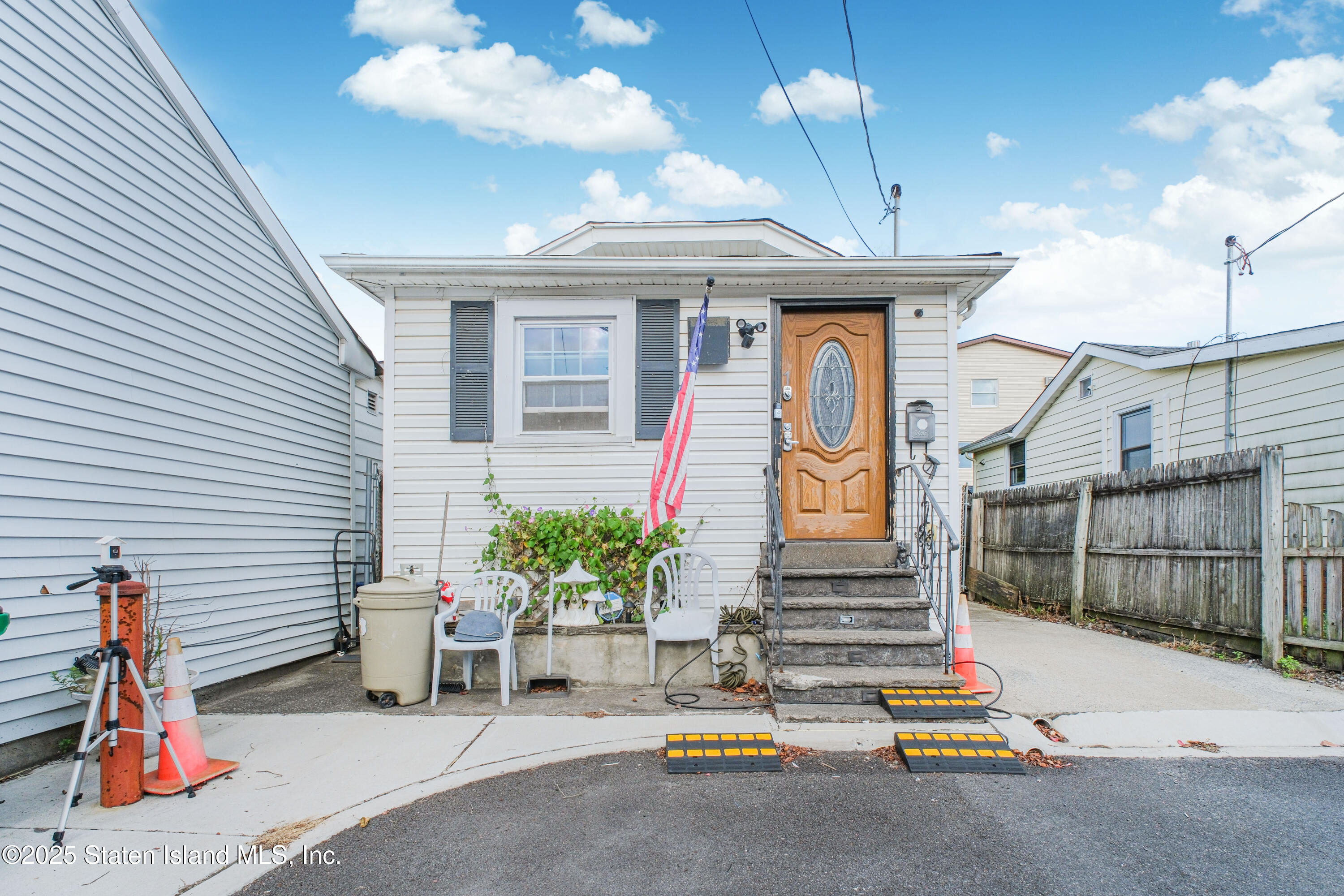 1 Milbank Road Staten Island, NY 10306 - Photo 1 of 34 Photo Oct 26 2025, 12 45 47 AM