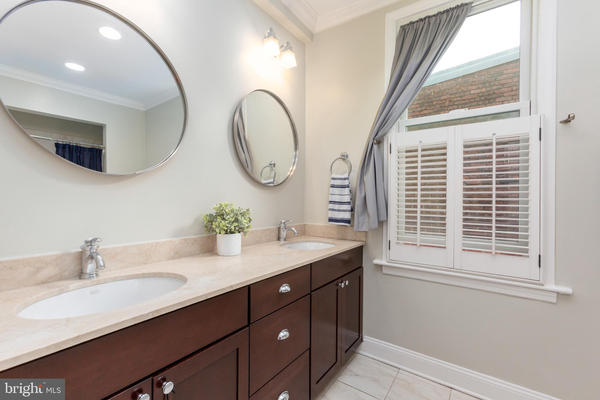 524 10th Street Southeast Washington, DC 20003 - Photo 13 of 20