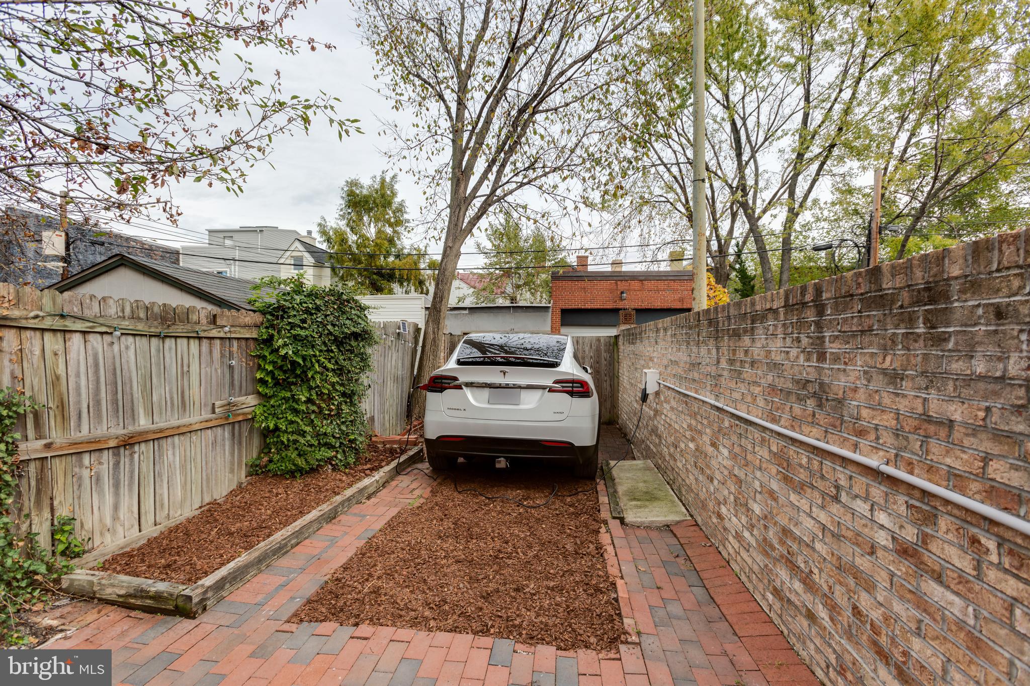 524 10th Street Southeast Washington, DC 20003 - Photo 17 of 20
