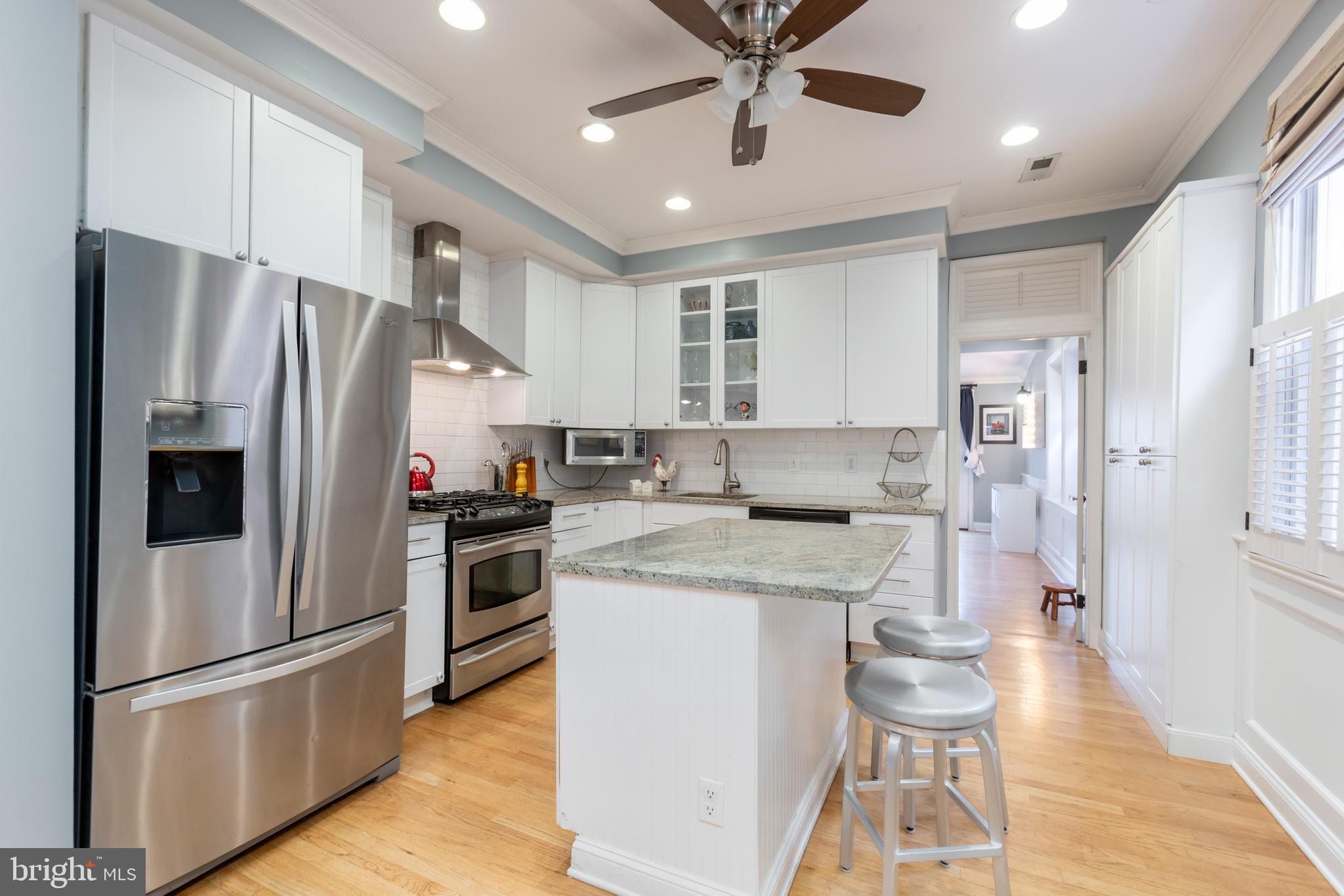 524 10th Street Southeast Washington, DC 20003 - Photo 5 of 20