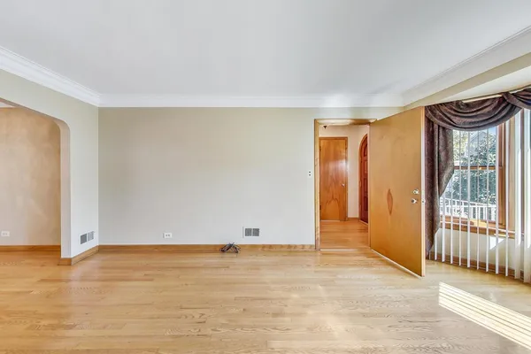 $2,550 | 5644 North Meade Avenue, Unit 1, Chicago, IL 60646