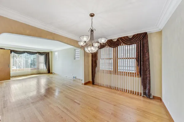 $2,550 | 5644 North Meade Avenue, Unit 1, Chicago, IL 60646