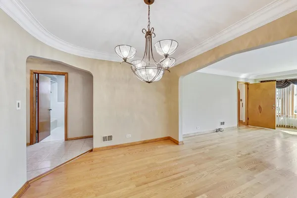 $2,550 | 5644 North Meade Avenue, Unit 1, Chicago, IL 60646