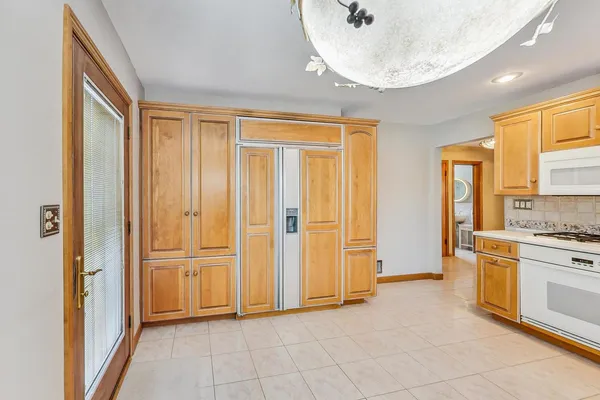 $2,550 | 5644 North Meade Avenue, Unit 1, Chicago, IL 60646