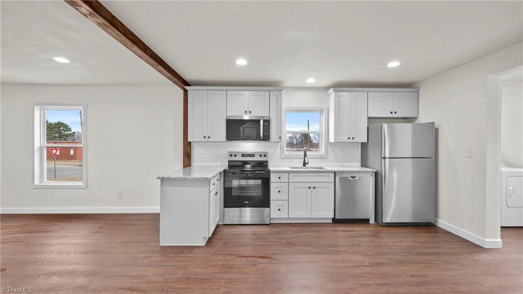 1603 Connor Place High Point, NC 27260 - Photo 5 of 23 Kitchen