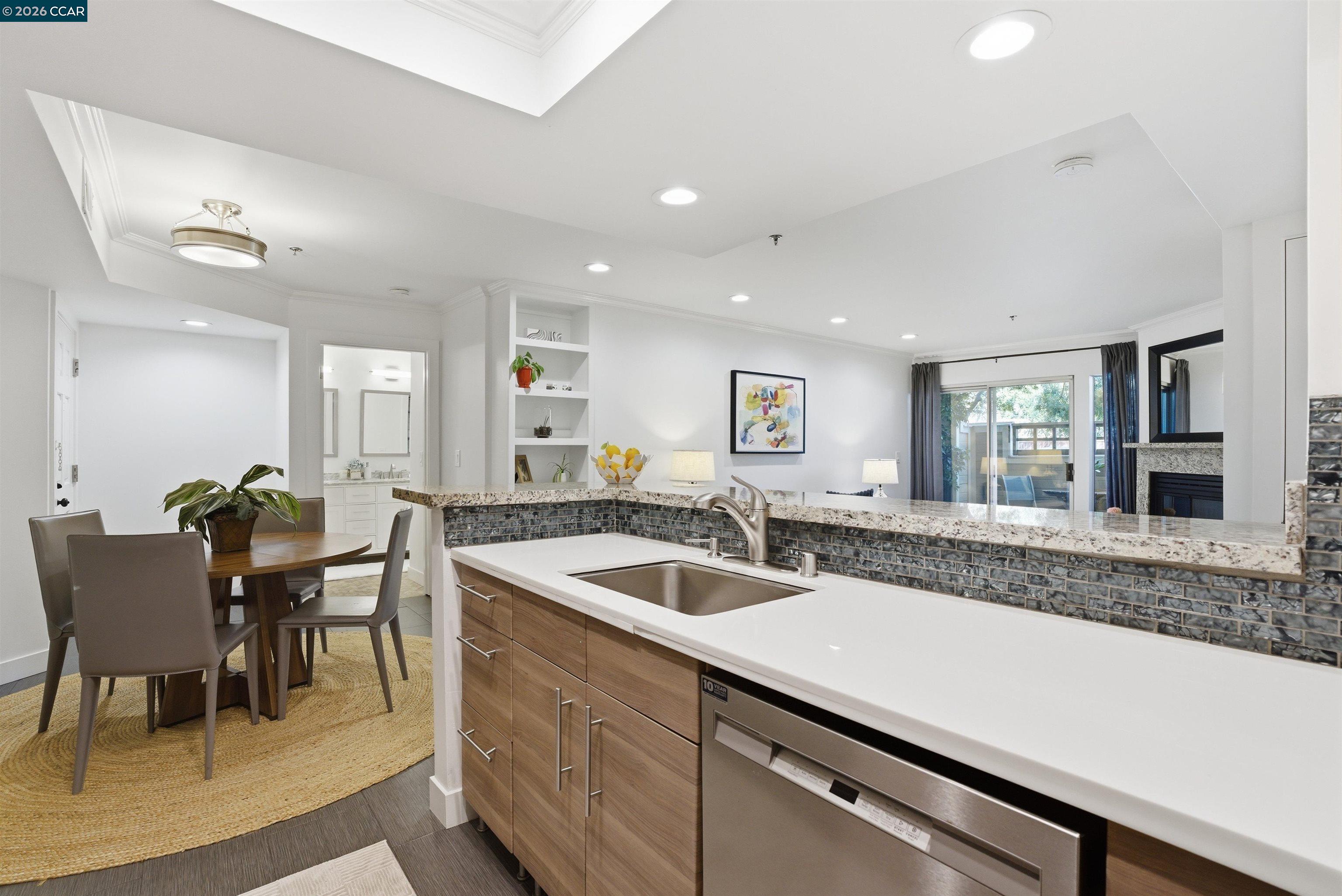 2560 Oak Road, Unit 122 Walnut Creek, CA 94597 - Photo 14 of 38