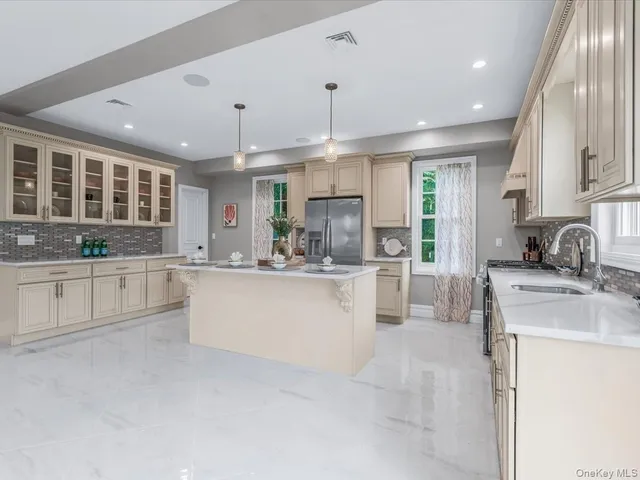 $2,399,000 | 233-17 38th Drive | Douglaston