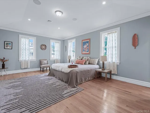 $2,399,000 | 233-17 38th Drive | Douglaston