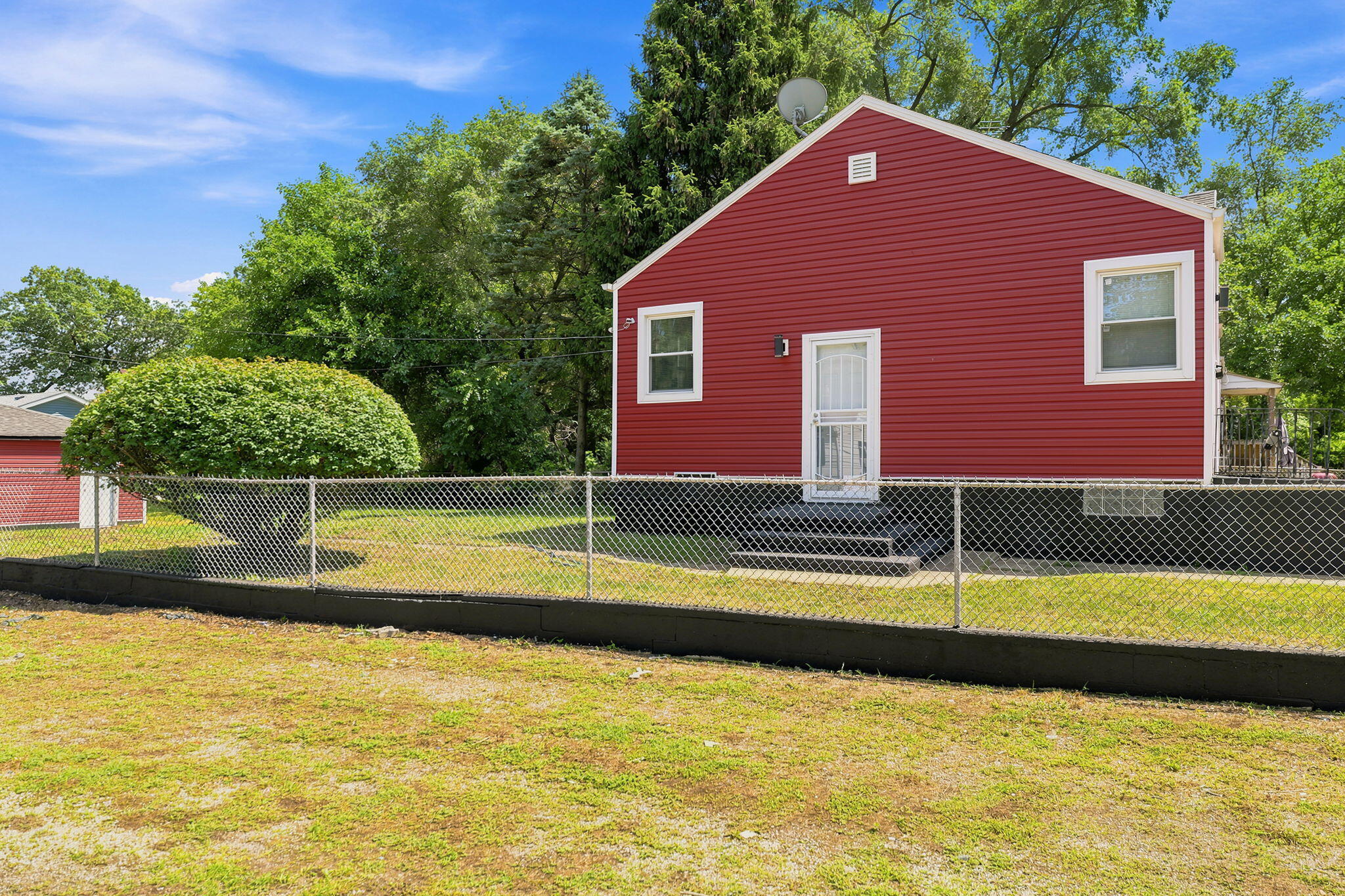 1001 Utah Street Gary, IN 46403 - Photo 17 of 19 2048x1365