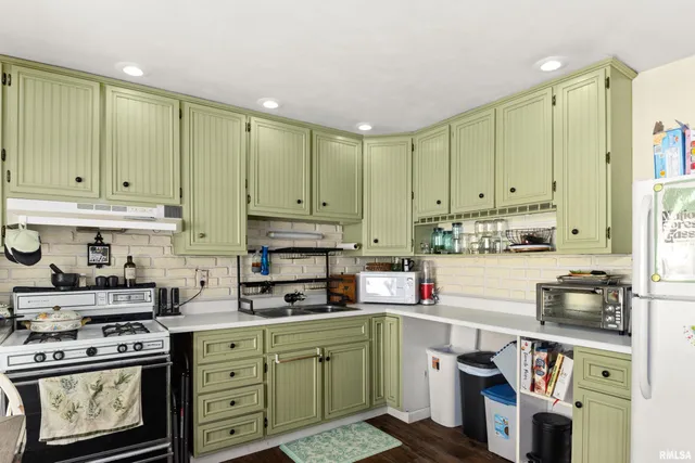 $149,900 | 1506 Woodbine Drive, Washington, IL 61571