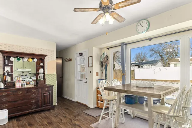 $149,900 | 1506 Woodbine Drive, Washington, IL 61571