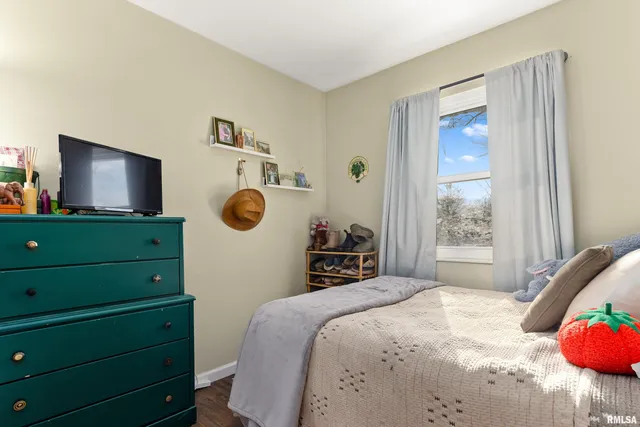 $149,900 | 1506 Woodbine Drive, Washington, IL 61571