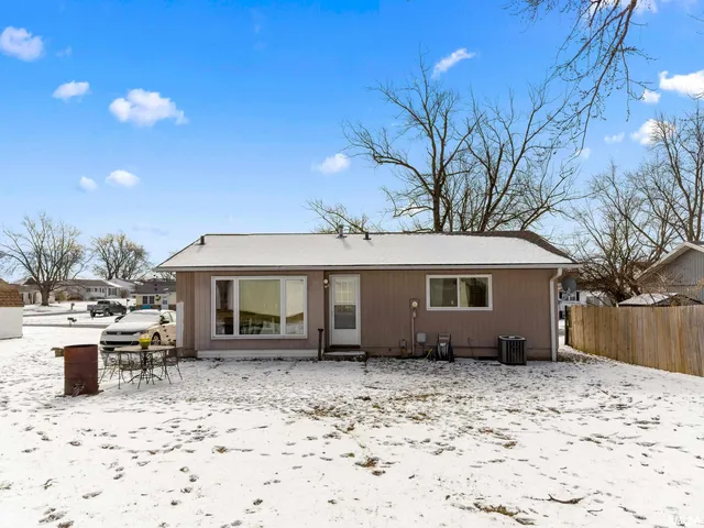 $149,900 | 1506 Woodbine Drive, Washington, IL 61571